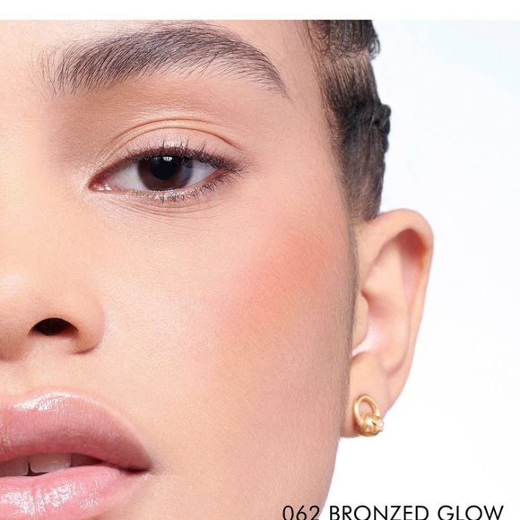 NEW DIOR Rosy Glow Color-Awakening Blush in Shade 062 - Bronzed Glow - Picture 4 of 5